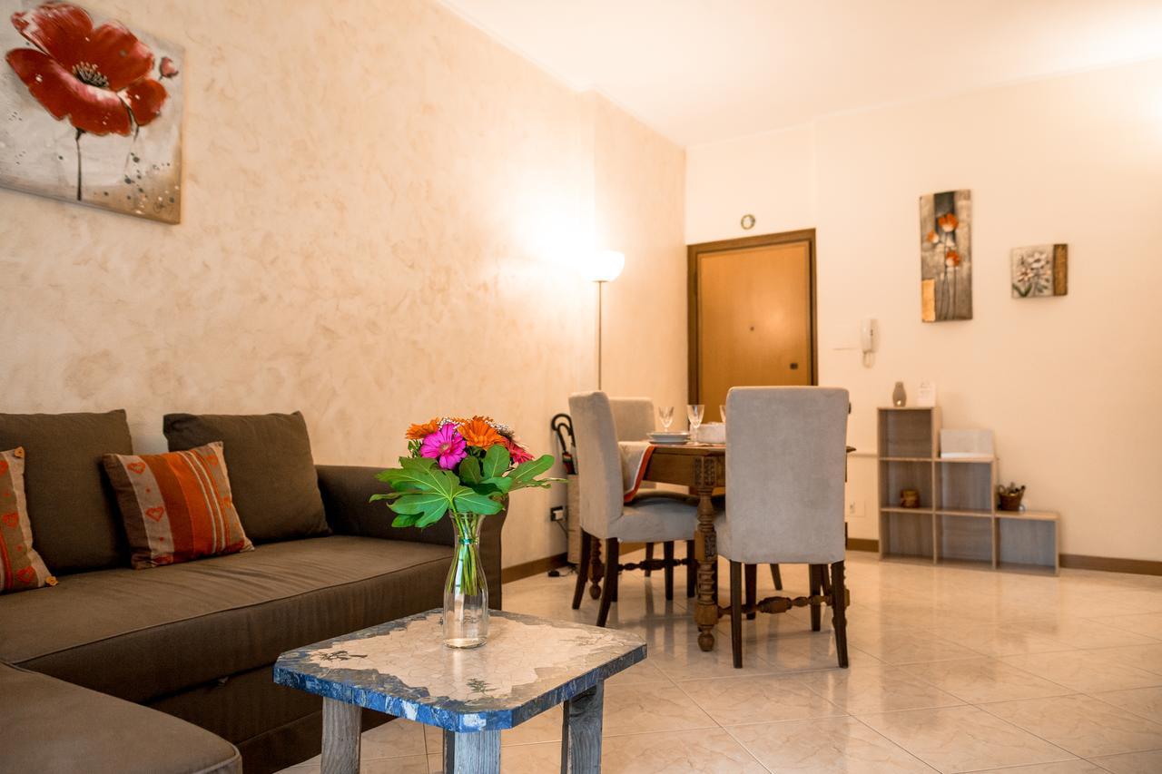 Lorenteggio Balcony Flat Apartment Mailand