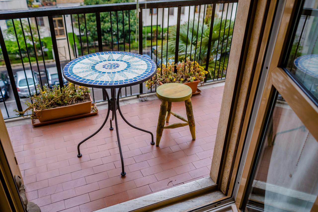 Lorenteggio Balcony Flat Mailand