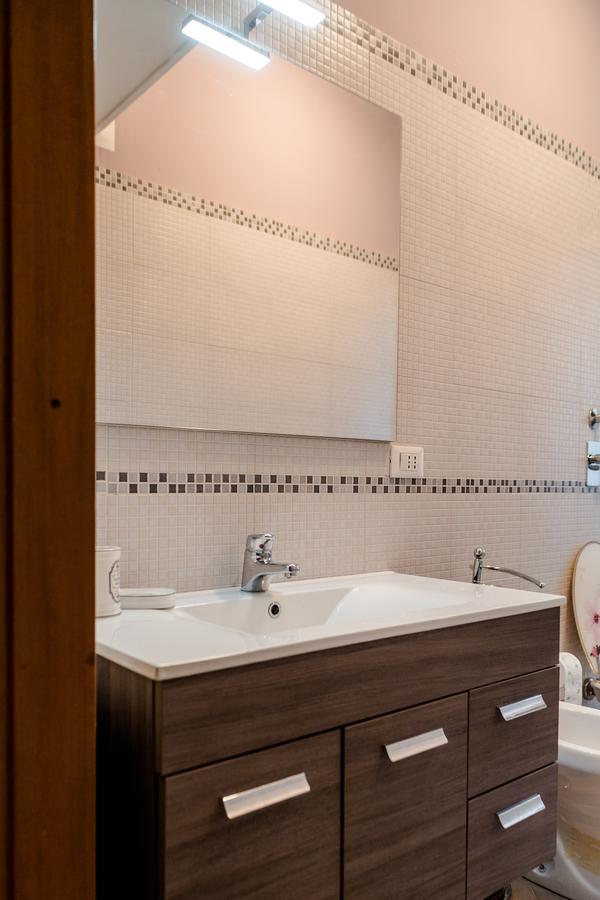 Lorenteggio Balcony Flat * Mailand